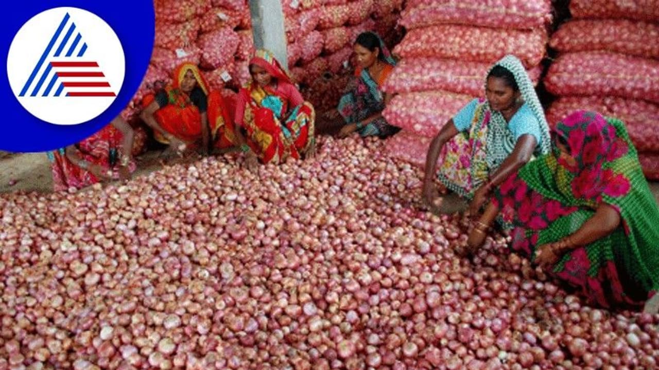ರೈತರಿಂದಲೇ ಕಮಿಷನ್ ಪಡೆಯುತ್ತಿರುವ ವರ್ತಕರು; ಎಲ್ಲಿದೆ ರೈತ ಪರ ಸರ್ಕಾರ? ರೈತರಿಂದಲೇ ಕಮಿಷನ್ ಪಡೆಯುತ್ತಿರುವ ವರ್ತಕರು; ಎಲ್ಲಿದೆ ರೈತ ಪರ ಸರ್ಕಾರ?