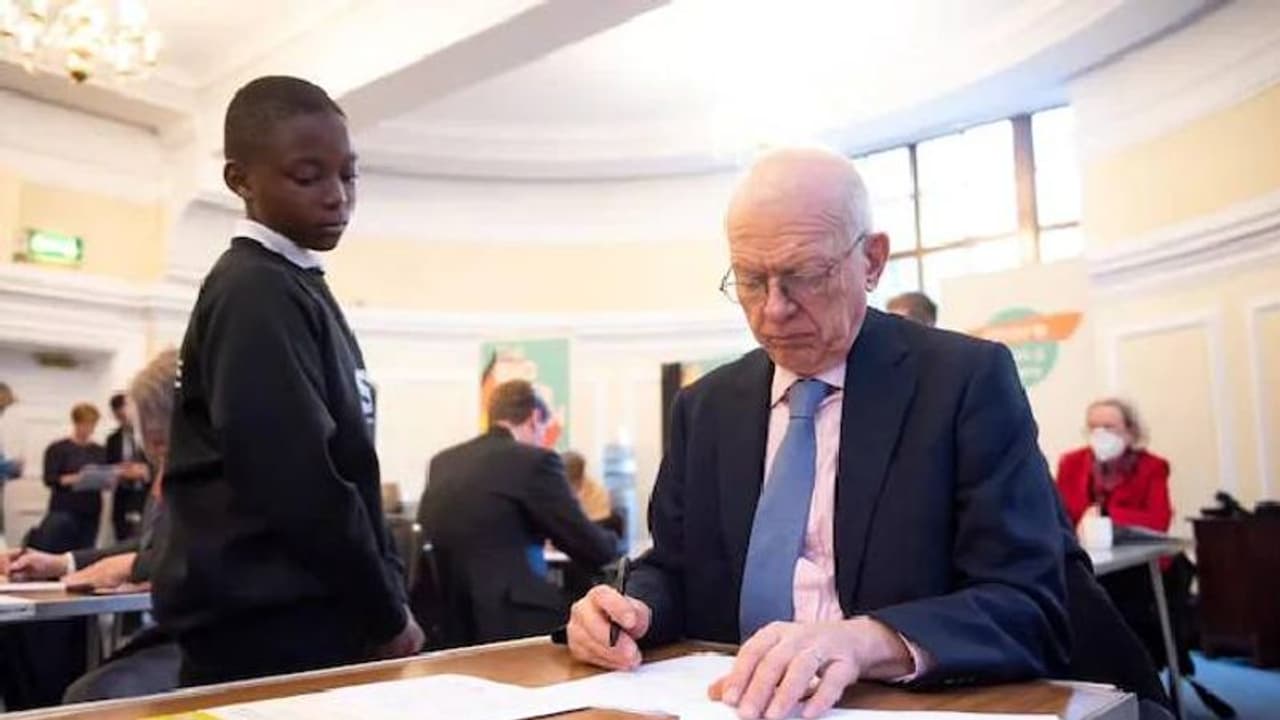 എംപിമാര്ക്ക് പരീക്ഷ നടത്തി, പലരുടേയും പ്രകടനം പത്ത് വയസുള്ള കുട്ടിയുടെ പ്രകടനത്തേക്കാള് മോശം എംപിമാര്ക്ക് പരീക്ഷ നടത്തി, പലരുടേയും പ്രകടനം പത്ത് വയസുള്ള കുട്ടിയുടെ പ്രകടനത്തേക്കാള് മോശം