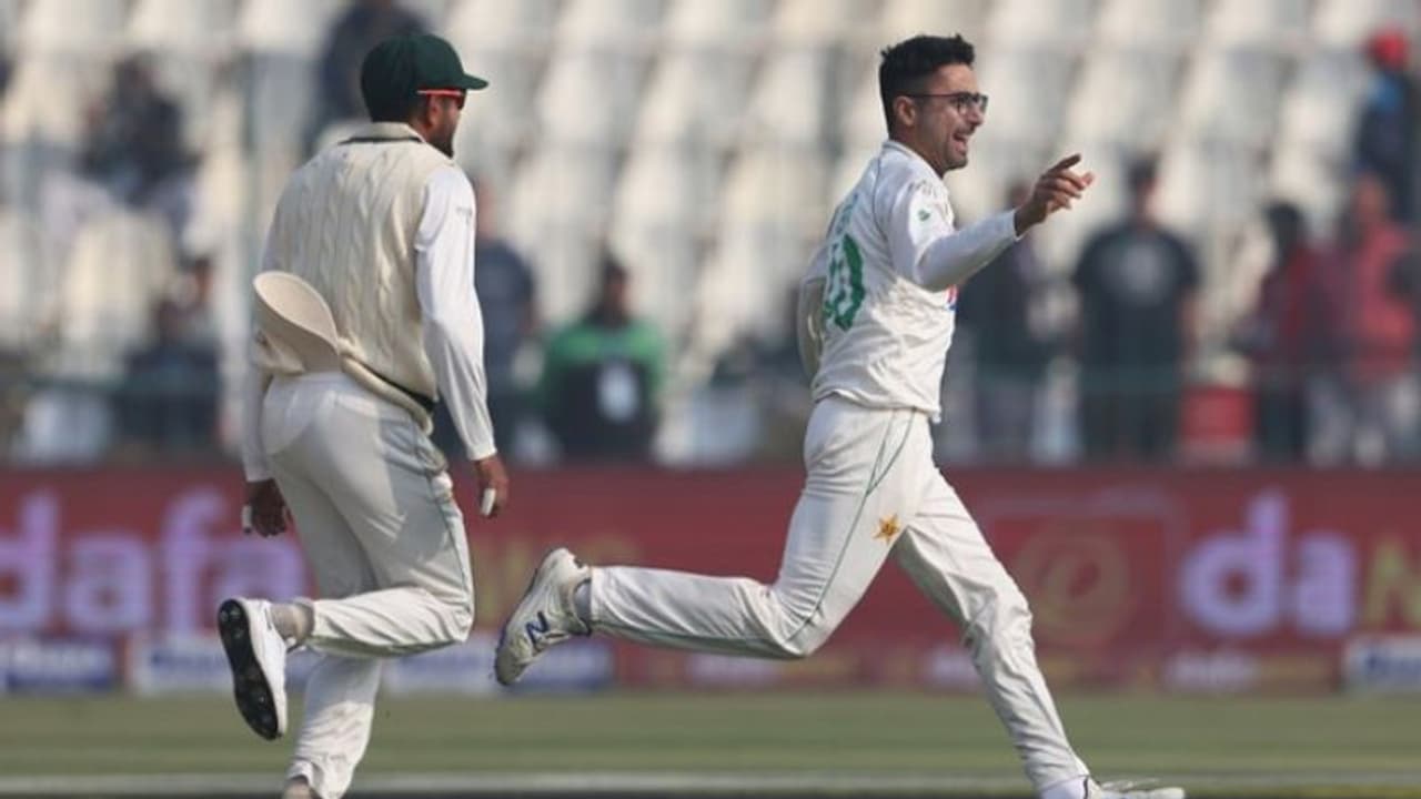 ముల్తాన్ కా సుల్తాన్ అబ్రర్ అహ్మద్.. అరంగేట్ర మ్యాచ్లోనే ఏడు వికెట్లు.. తొలి ఇన్నింగ్స్లో ఇంగ్లాండ్ ఆలౌట్.. ముల్తాన్ కా సుల్తాన్ అబ్రర్ అహ్మద్.. అరంగేట్ర మ్యాచ్లోనే ఏడు వికెట్లు.. తొలి ఇన్నింగ్స్లో ఇంగ్లాండ్ ఆలౌట్..