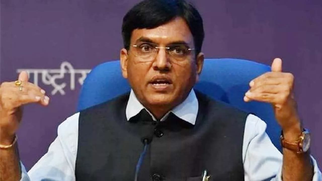 Covid 19 India: கொரோனா பரவல் இன்னும் முடியவில்லை! அதிகாரிகளுக்கு மத்திய சுகாதார அமைச்சர் எச்சரிக்கை