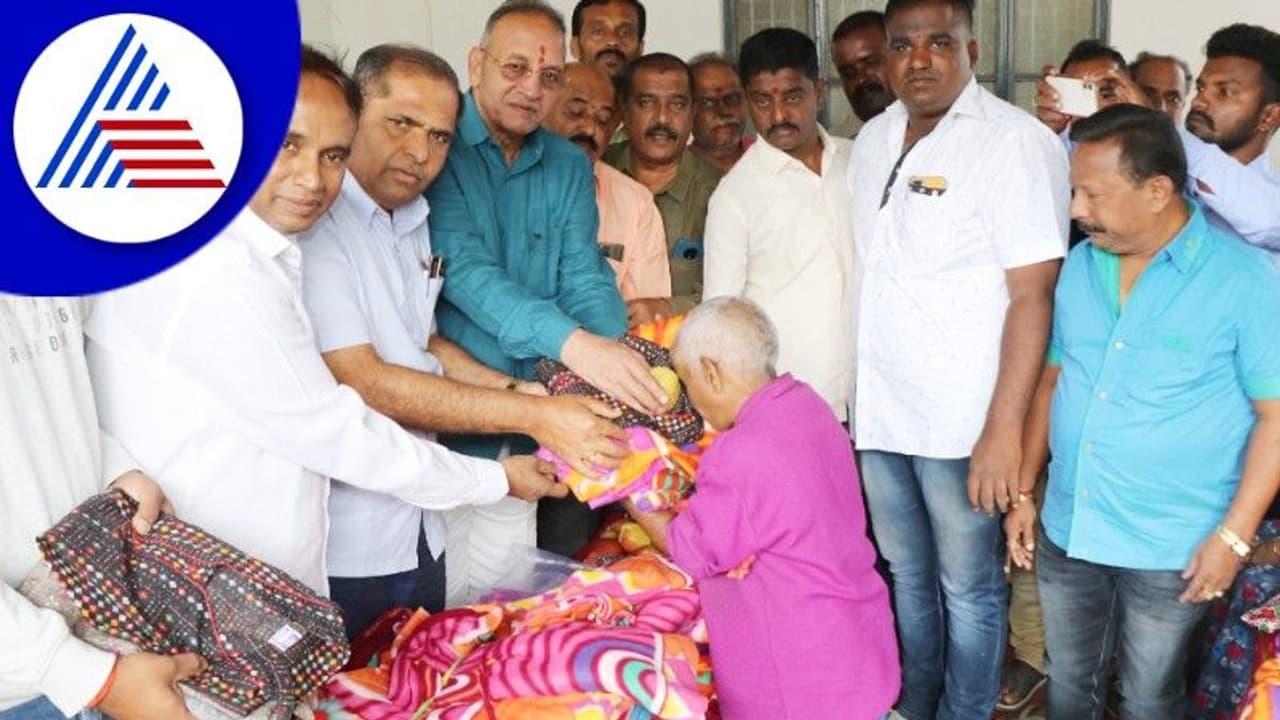 ಸೋನಿಯಾ ಗಾಂಧಿ ಮತ್ತವರ ಕುಟುಂಬದ ದೇಶ ಸೇವೆ ಸ್ಮರಣೀಯ; ಪ್ರಸನ್ನಕುಮಾರ ಸೋನಿಯಾ ಗಾಂಧಿ ಮತ್ತವರ ಕುಟುಂಬದ ದೇಶ ಸೇವೆ ಸ್ಮರಣೀಯ; ಪ್ರಸನ್ನಕುಮಾರ