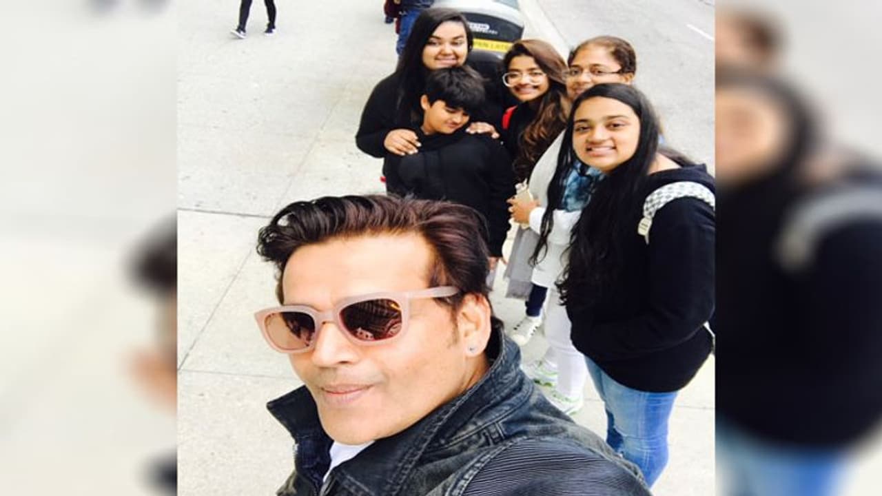 एक्टर रवि किशन ने पैदा किए 4 बच्चे, बताया कौन है इसके पीछे जिम्मेदार एक्टर रवि किशन ने पैदा किए 4 बच्चे, बताया कौन है इसके पीछे जिम्मेदार