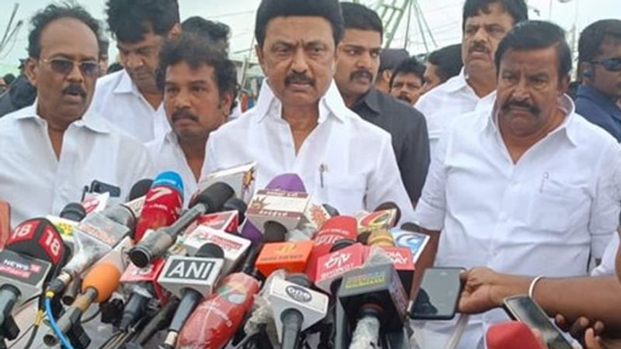 పుదుచ్చేరిలో ద్రవిడియన్ మోడల్ ఉండాలి.. ఇక్కడ గవర్నర్ చెప్పుచేతల్లో సీఎం: ఎంకే స్టాలిన్ పుదుచ్చేరిలో ద్రవిడియన్ మోడల్ ఉండాలి.. ఇక్కడ గవర్నర్ చెప్పుచేతల్లో సీఎం: ఎంకే స్టాలిన్