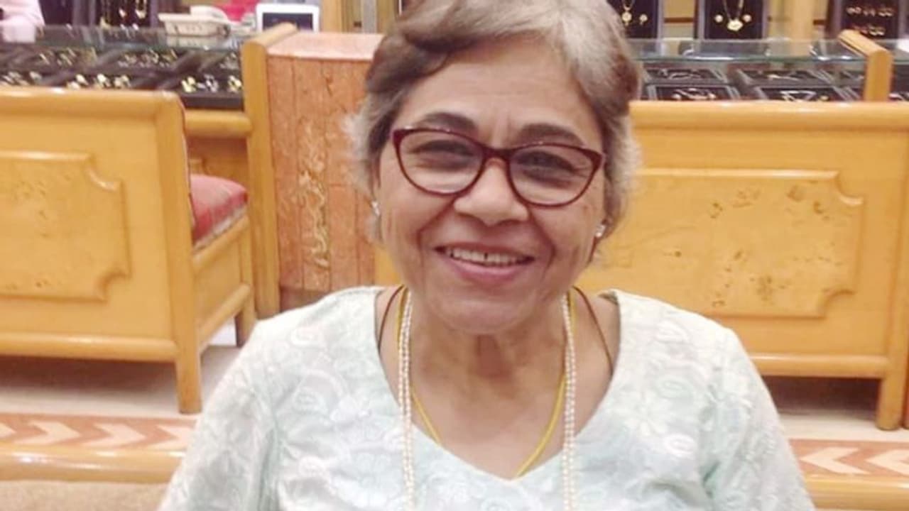 SHOCKING: बेटे ने बैट से पीटकर दिग्गज एक्ट्रेस को मार डाला, घर से 90 KM. दूर ठिकाने लगाई लाश SHOCKING: बेटे ने बैट से पीटकर दिग्गज एक्ट्रेस को मार डाला, घर से 90 KM. दूर ठिकाने लगाई लाश