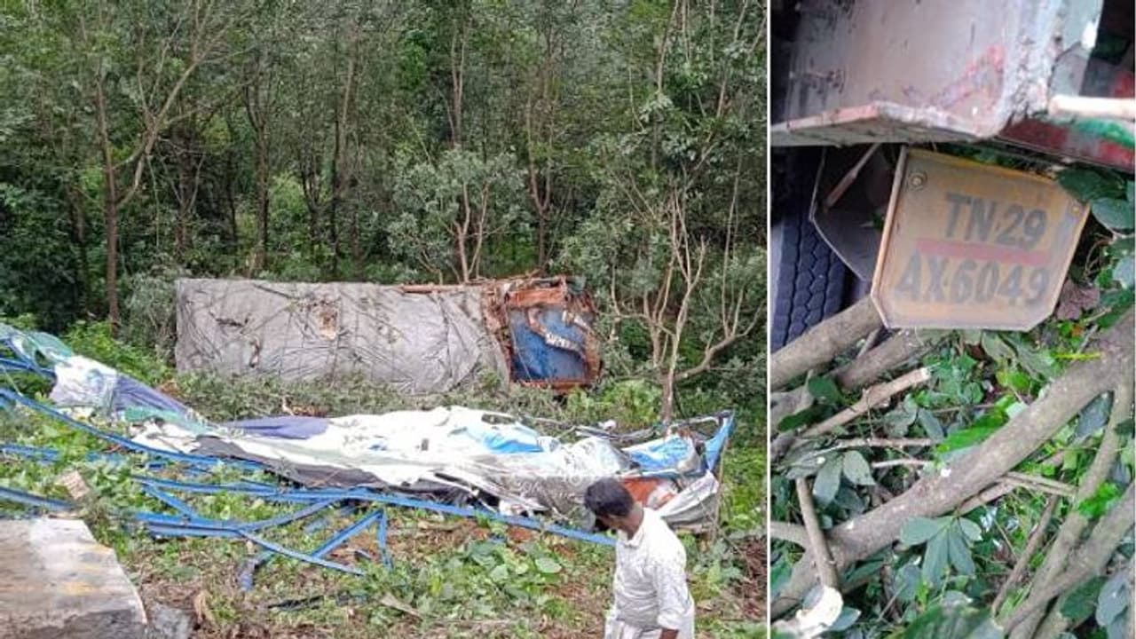 വയനാട് ചുരത്തിൽ ലോറി താഴ്ചയിലേക്ക് മറിഞ്ഞു, ഡ്രൈവർക്ക് ഗുരുതര പരിക്ക് വയനാട് ചുരത്തിൽ ലോറി താഴ്ചയിലേക്ക് മറിഞ്ഞു, ഡ്രൈവർക്ക് ഗുരുതര പരിക്ക്