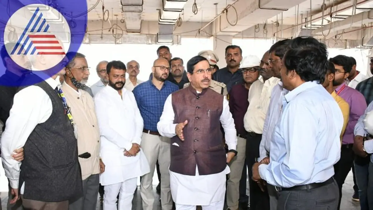 ಪ್ರಧಾನಿ ಮೋದಿಯಿಂದ ಜ.1ರಂದು ಧಾರವಾಡ ಐಐಟಿ ಉದ್ಘಾಟನೆ: ಪ್ರಲ್ಹಾದ ಜೋಶಿ ಪ್ರಧಾನಿ ಮೋದಿಯಿಂದ ಜ.1ರಂದು ಧಾರವಾಡ ಐಐಟಿ ಉದ್ಘಾಟನೆ: ಪ್ರಲ್ಹಾದ ಜೋಶಿ