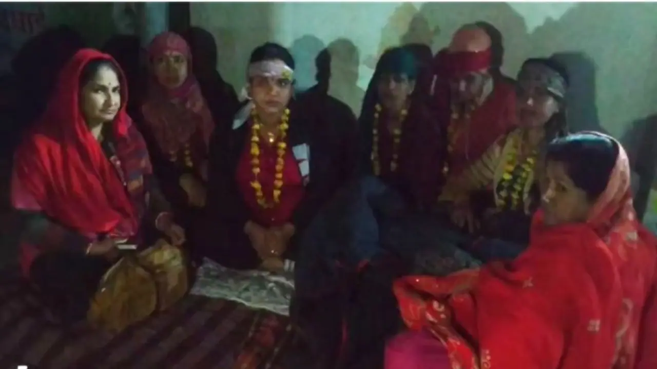 राजस्थान के इस शहर में ऐसा क्या हो गया कि 5 दिन से सड़कों पर सर्द राते गुजार रही 200 महिलाएं, जाने मामला