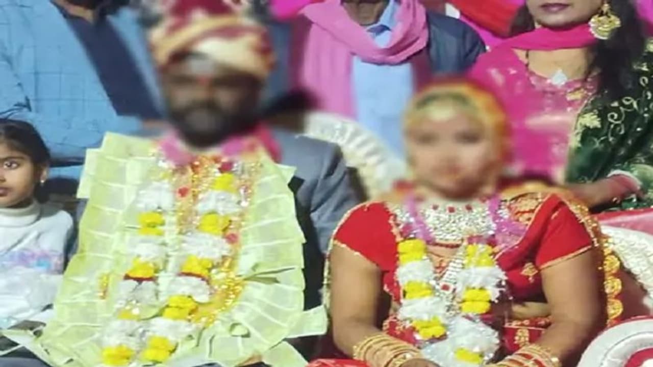 महराजगंज: दूल्हे का काला रंग देख दुल्हन ने किया शादी से इंकार, कहा बड़े उम्र के लड़के से नहीं करूंगी शादी महराजगंज: दूल्हे का काला रंग देख दुल्हन ने किया शादी से इंकार, कहा बड़े उम्र के लड़के से नहीं करूंगी शादी