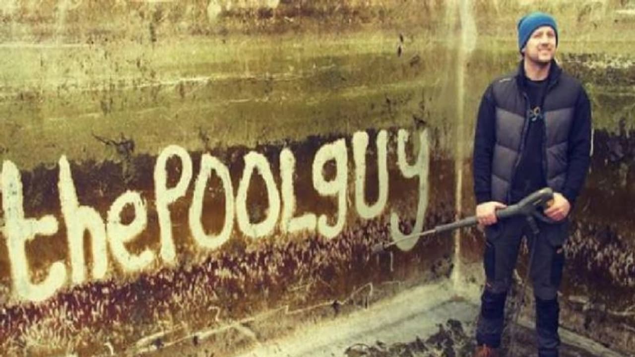 പൂള്‍ വൃത്തിയാക്കല്‍ ജോലി, കിം കര്‍ദാഷിയനേക്കാള്‍ ഫോളോവേഴ്സുണ്ട് ഈ യുവാവിന് 