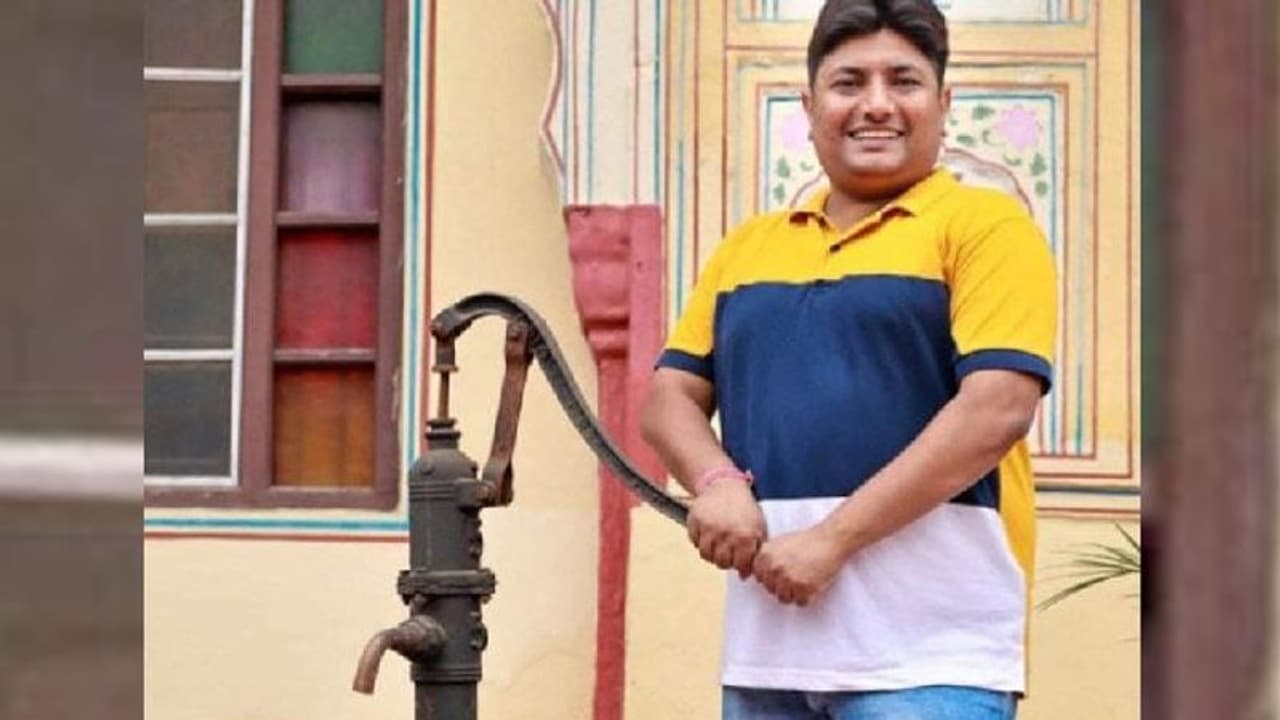 जूठे बर्तन धोए अखबार बांटे, अब ये लड़का सिंगापुर में करेगा भारत का प्रेजेंटेशन, रियल लाइफ एकदम फिल्मी... जूठे बर्तन धोए अखबार बांटे, अब ये लड़का सिंगापुर में करेगा भारत का प्रेजेंटेशन, रियल लाइफ एकदम फिल्मी...