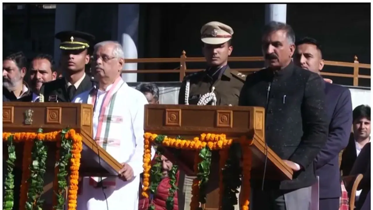 இமாச்சல பிரதேச முதல்வராக பதவியேற்றார் சுக்விந்தர் சிங் சுகு.. ராகுல் காந்தி, பிரியங்கா காந்தி பங்கேற்பு !