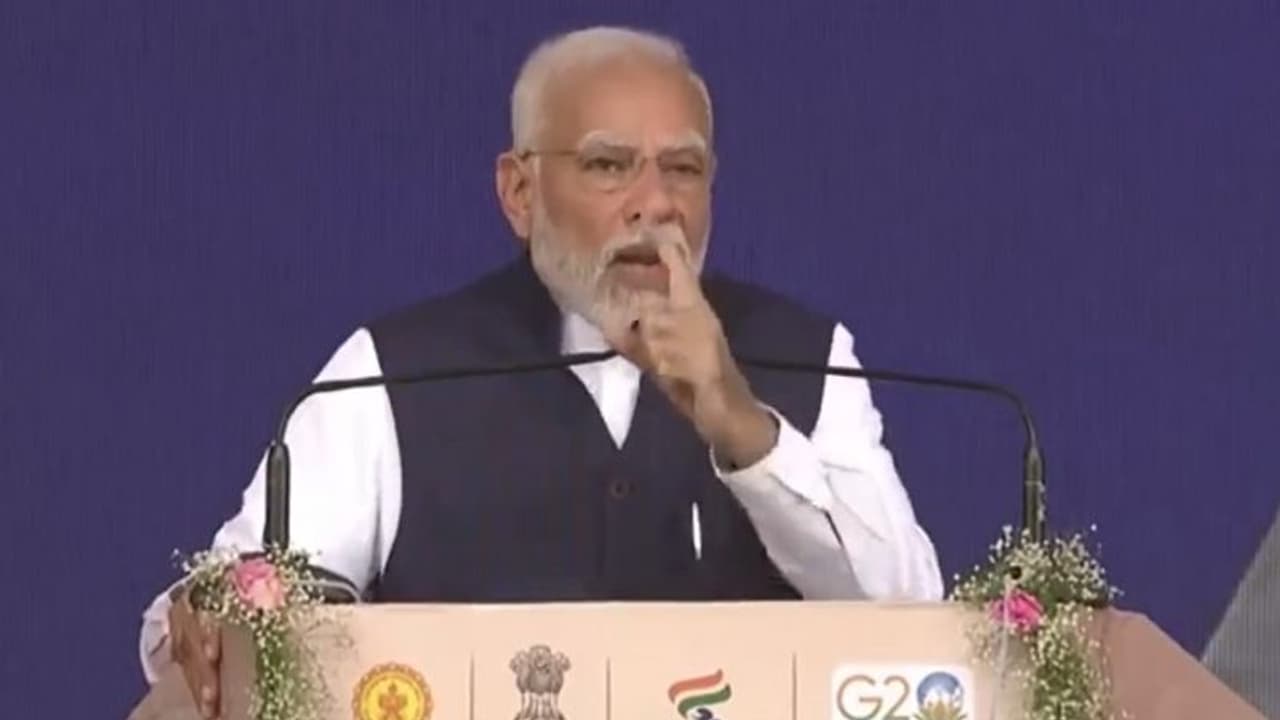 मुफ्त की रेवड़ी की राजनीति पर PM बोले भारत की अर्थव्यवस्था तबाह कर देना चाहते हैं ये स्वार्थी नेता मुफ्त की रेवड़ी की राजनीति पर PM बोले भारत की अर्थव्यवस्था तबाह कर देना चाहते हैं ये स्वार्थी नेता