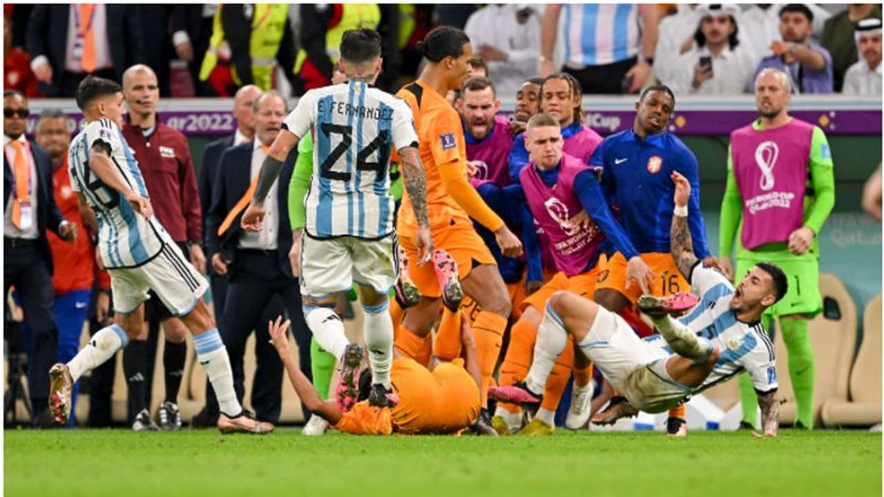 അര്‍ജന്‍റീന തെറ്റിച്ചത് സുപ്രധാനമായ രണ്ട് ലോകകപ്പ് നിയമങ്ങള്‍? കടുത്ത നിലപാടുമായി ഫിഫ, നടപടിക്ക് സാധ്യത