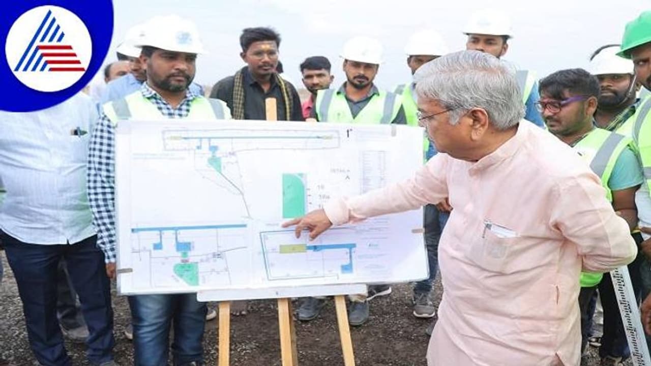 ಫೆ.15ರೊಳಗೆ ವಿಜಯಪುರ ವಿಮಾನ ನಿಲ್ದಾಣ ಕಾಮಗಾರಿ ಪೂರ್ಣಗೊಳಿಸಿ: ಕಾರಜೋಳ ಫೆ.15ರೊಳಗೆ ವಿಜಯಪುರ ವಿಮಾನ ನಿಲ್ದಾಣ ಕಾಮಗಾರಿ ಪೂರ್ಣಗೊಳಿಸಿ: ಕಾರಜೋಳ