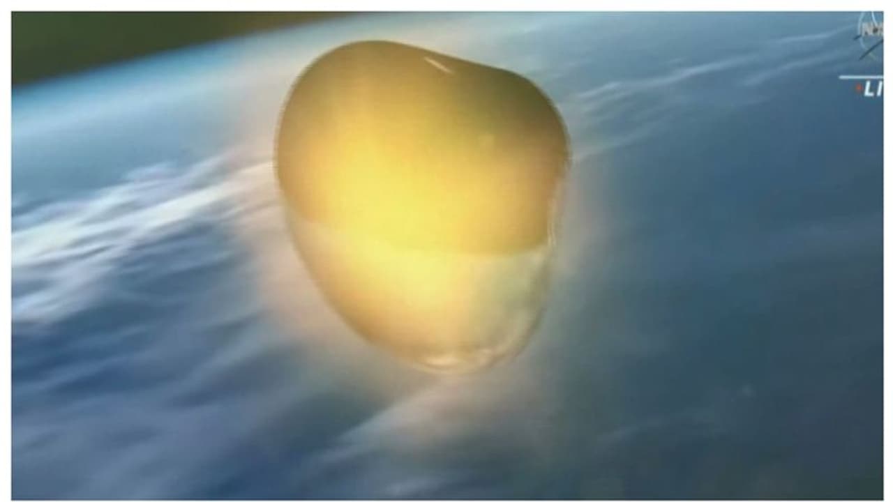 ഒറൈയോണ്‍ ഭൂമിയിലെത്തി, നാസയുടെ ചന്ദ്രപേടകം പസഫിക്ക് സമുദ്രത്തില്‍ ഇറങ്ങി