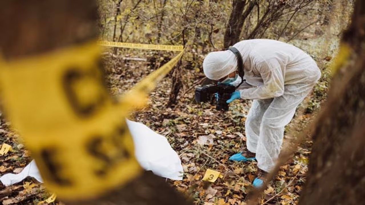 दिल्ली में एक और हत्याकांड का खुलासा, पहले बेरहमी से किया कत्ल फिर यूपी ले जाकर पेट्रोल से जलाया दिल्ली में एक और हत्याकांड का खुलासा, पहले बेरहमी से किया कत्ल फिर यूपी ले जाकर पेट्रोल से जलाया