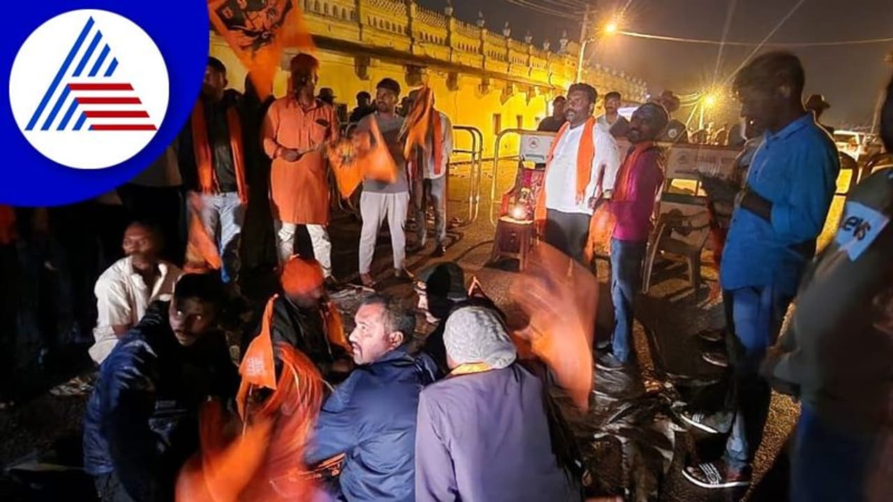 ಹಿಂದು ಕಾರ್ಯಕರ್ತರ ಮೇಲೆ ಹಲ್ಲೆ: 7 ಮಂದಿ ಪೊಲೀಸರ ವಿರುದ್ಧ ಕೇಸ್ ಹಿಂದು ಕಾರ್ಯಕರ್ತರ ಮೇಲೆ ಹಲ್ಲೆ: 7 ಮಂದಿ ಪೊಲೀಸರ ವಿರುದ್ಧ ಕೇಸ್