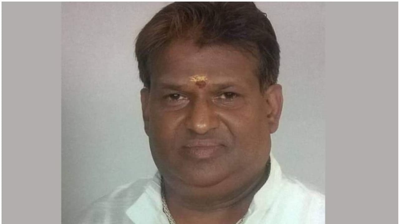 Gandasi Nagaraj Death: ಹಾಸ್ಯ ನಟ, ವಸ್ತ್ರಾಲಂಕಾರ ಕಲಾವಿದ ಗಂಡಸಿ ನಾಗರಾಜ್ ನಿಧನ Gandasi Nagaraj Death: ಹಾಸ್ಯ ನಟ, ವಸ್ತ್ರಾಲಂಕಾರ ಕಲಾವಿದ ಗಂಡಸಿ ನಾಗರಾಜ್ ನಿಧನ