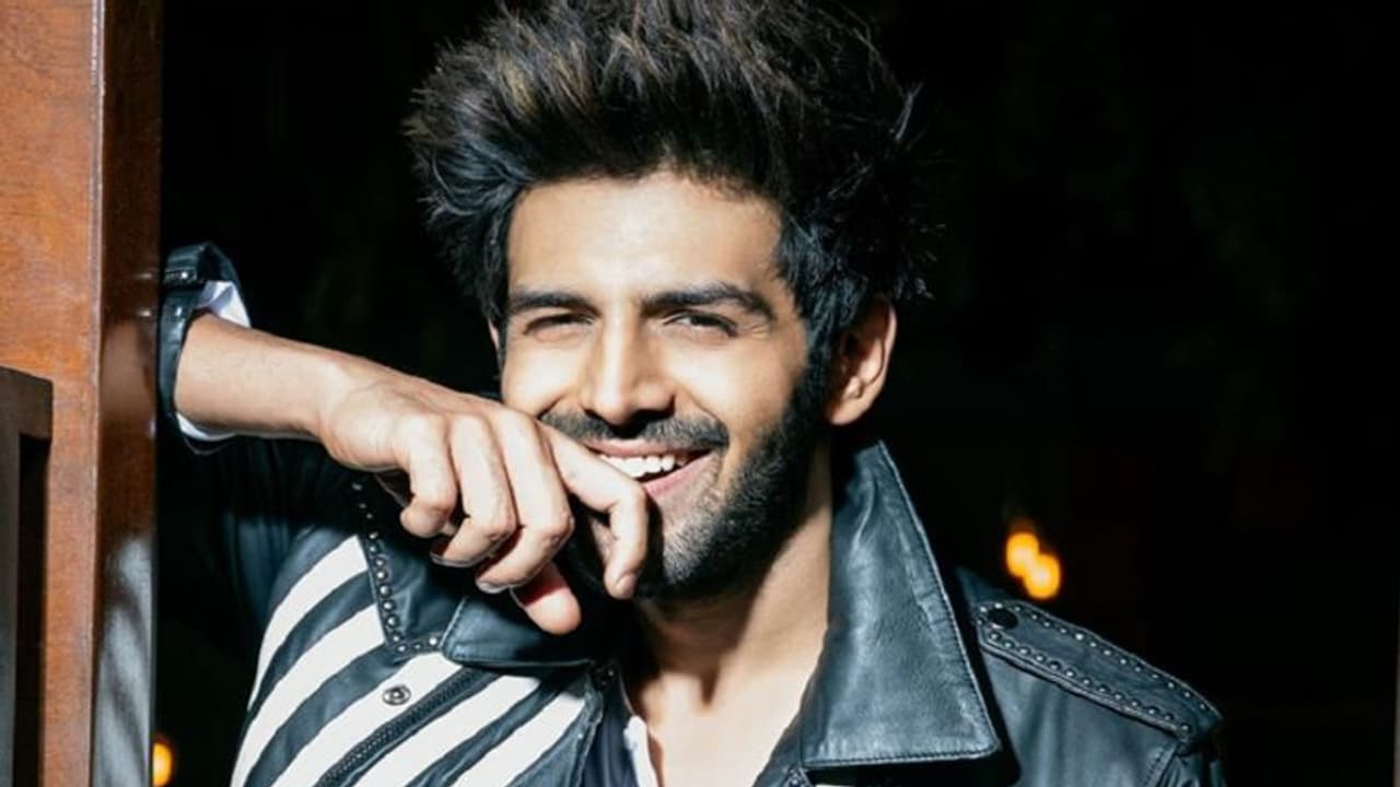 अक्षय कुमार को पीछे धकेलने वाले कार्तिक आर्यन का दिखेगा नया अंदाज, इस मूवी के लिए बदलेंगे लुक अक्षय कुमार को पीछे धकेलने वाले कार्तिक आर्यन का दिखेगा नया अंदाज, इस मूवी के लिए बदलेंगे लुक