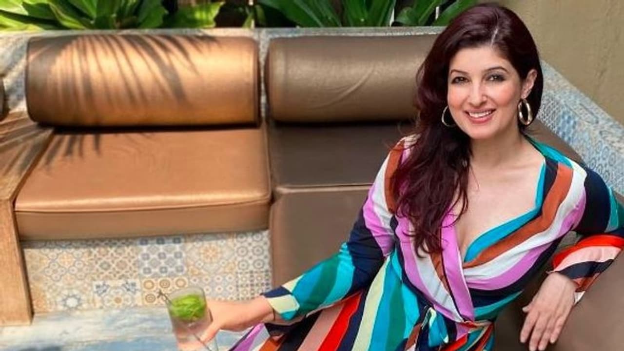Twinkle Khanna: ಹೊಟ್ಟೆಯೊಳಗೆ ಫುಲ್​ ಗ್ಯಾಸ್​ ಇದ್ದಾಗ್ಲೇ ಶಾರುಖ್​ ಎತ್ತಿಕೊಂಡು ಬಿಟ್ರಪ್ಪೋ... 