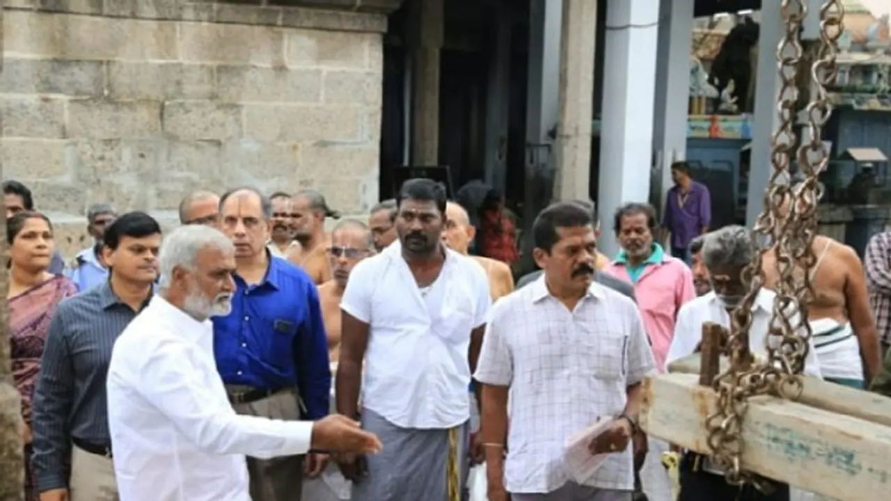 மயிலாப்பூர் திருக்கோயிலில் அமைச்சர் சேகர்பாபு ஆய்வு... திருப்பணிகள் குறித்து அலுவலர்களுக்கு அறிவுரை!! மயிலாப்பூர் திருக்கோயிலில் அமைச்சர் சேகர்பாபு ஆய்வு... திருப்பணிகள் குறித்து அலுவலர்களுக்கு அறிவுரை!!