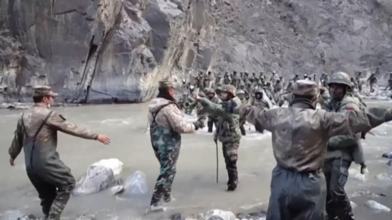 തവാങ് പ്രകോപനം: ചൈനീസ് സൈന്യത്തിന്റെ കയ്യില് ആയുധങ്ങള് ഉണ്ടായരുന്നതായി റിപ്പോര്ട്ട് തവാങ് പ്രകോപനം: ചൈനീസ് സൈന്യത്തിന്റെ കയ്യില് ആയുധങ്ങള് ഉണ്ടായരുന്നതായി റിപ്പോര്ട്ട്