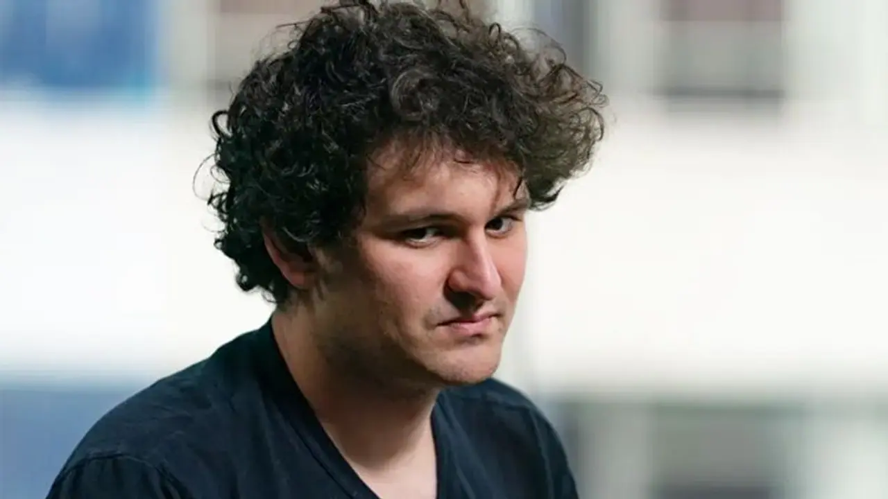 ‘கிரிப்டோ கிங்’ சாம் பேங்க்மேன் ஃப்ரைடு பணமோசடி குற்றவாளி அமெரிக்க நீதிமன்றம் அதிரடி தீர்ப்பு.. ‘கிரிப்டோ கிங்’ சாம் பேங்க்மேன் ஃப்ரைடு பணமோசடி குற்றவாளி அமெரிக்க நீதிமன்றம் அதிரடி தீர்ப்பு..