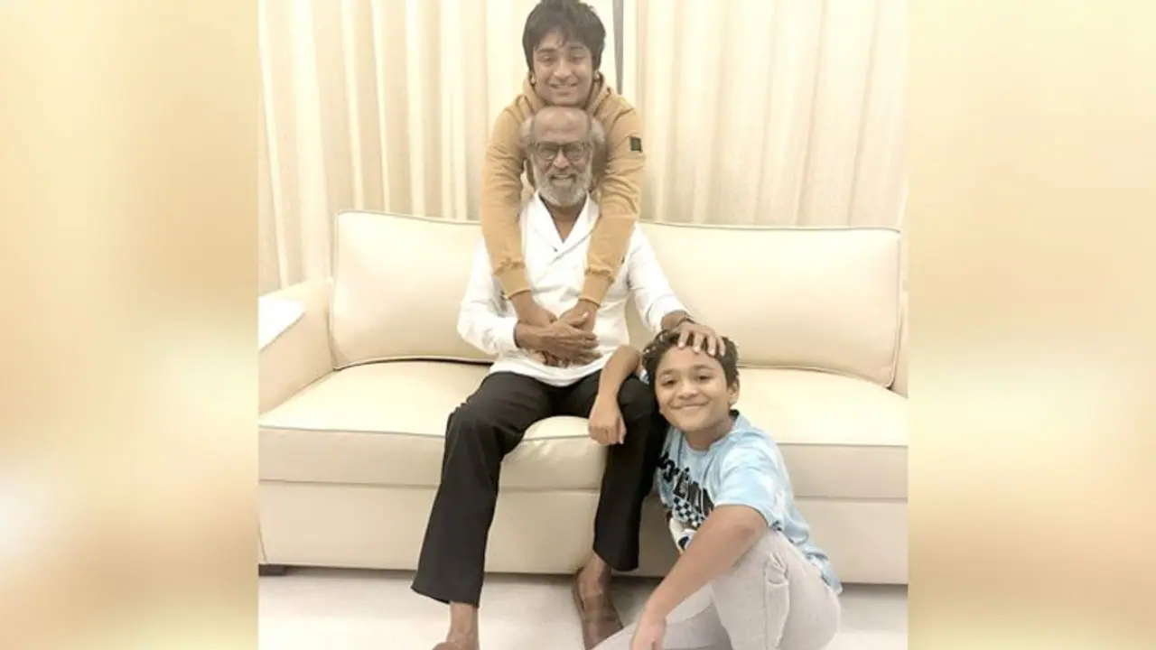 72 साल रजनीकांत के नाती यात्रा में दिखी उनकी झलक, वायरल PHOTO देख एक्साइटेड हुए फैन्स 72 साल रजनीकांत के नाती यात्रा में दिखी उनकी झलक, वायरल PHOTO देख एक्साइटेड हुए फैन्स