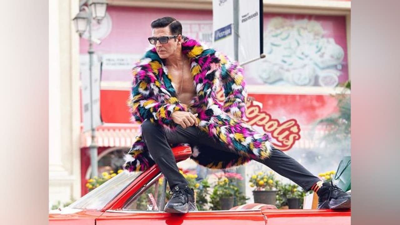 Selfiee Song: आखिर क्यों अक्षय कुमार को देख लोग दे रहे रणवीर सिंह से दूर रहने की सलाह