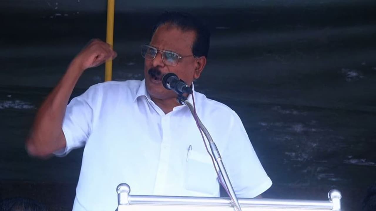 കൗമാരപ്രായക്കാരെ ഒരുമിച്ചിരുത്തി പഠിപ്പിക്കുന്നത് സ്വയംഭോഗവും സ്വവർഗരതിയും: അബ്ദുറഹ്മാൻ രണ്ടത്താണി കൗമാരപ്രായക്കാരെ ഒരുമിച്ചിരുത്തി പഠിപ്പിക്കുന്നത് സ്വയംഭോഗവും സ്വവർഗരതിയും: അബ്ദുറഹ്മാൻ രണ്ടത്താണി