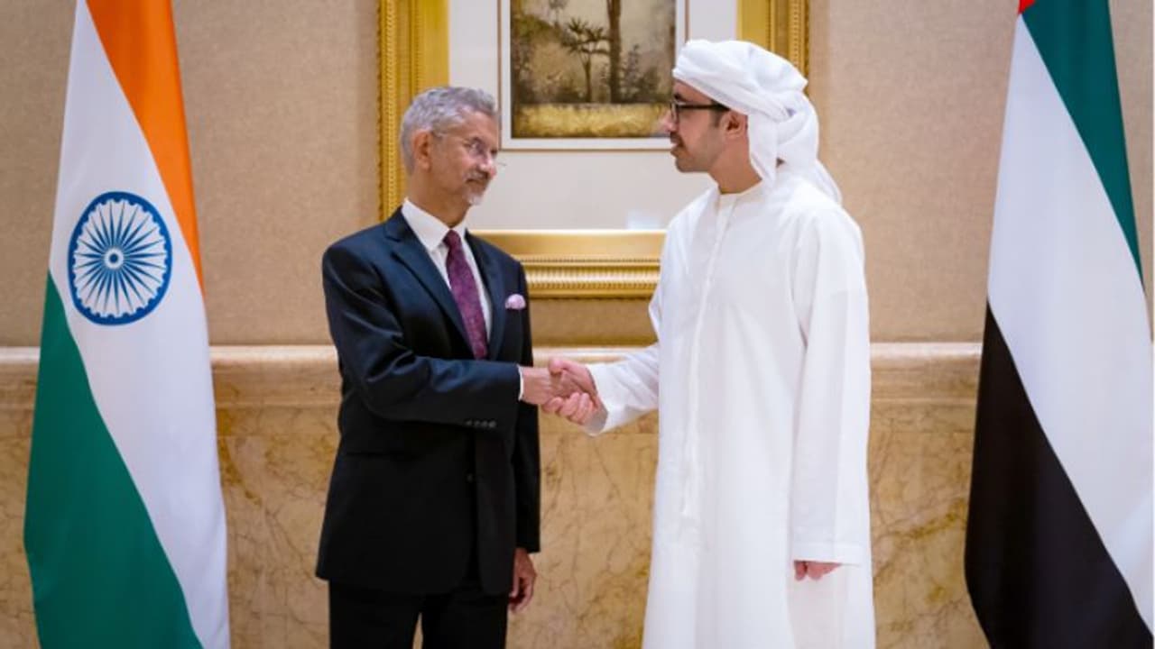 ഇന്ത്യ യുഎഇ വിദേശകാര്യ മന്ത്രിമാര് അബുദാബിയില് കൂടിക്കാഴ്ച നടത്തി ഇന്ത്യ യുഎഇ വിദേശകാര്യ മന്ത്രിമാര് അബുദാബിയില് കൂടിക്കാഴ്ച നടത്തി