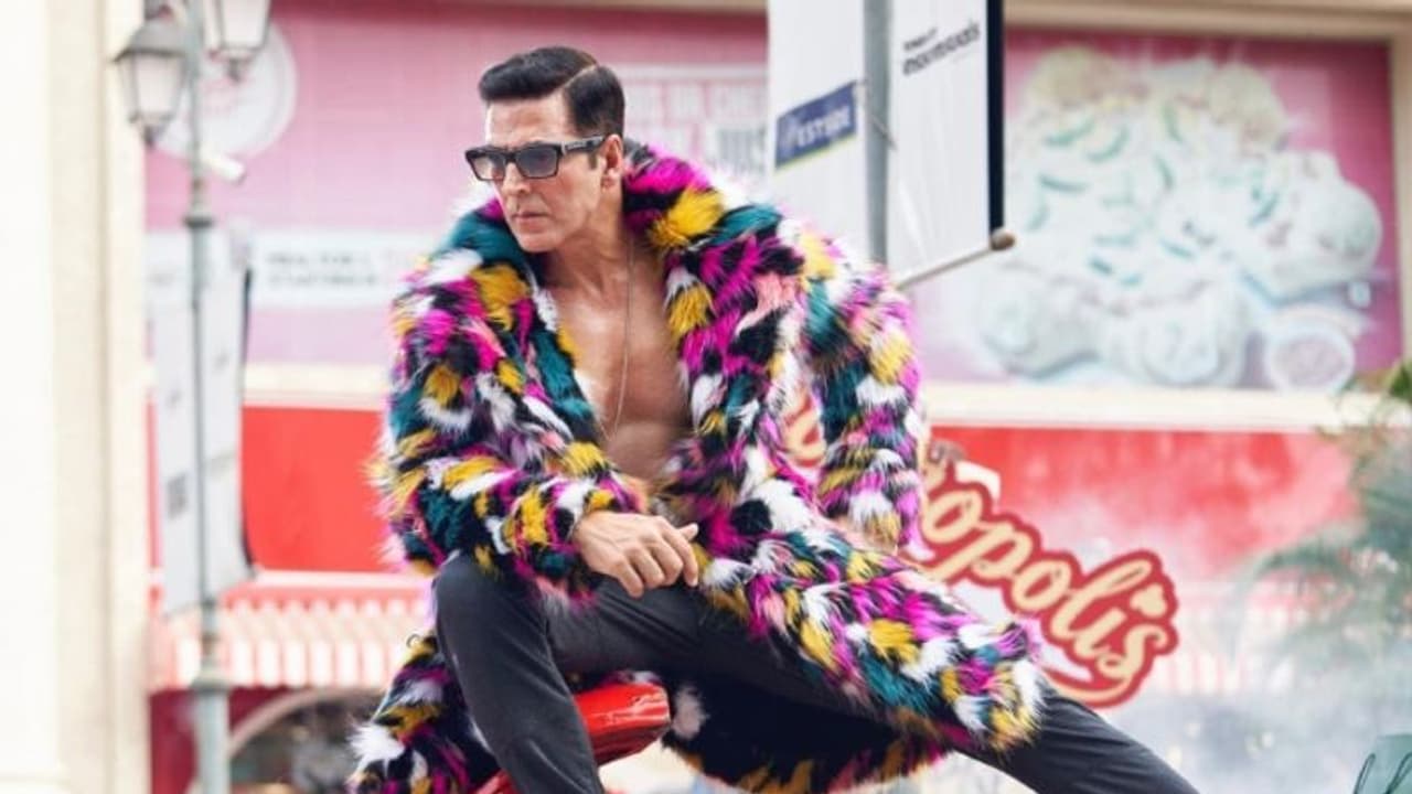 ഇതാണ് 'സെല്‍ഫി'യിലെ സൂപ്പര്‍സ്റ്റാര്‍; റിലീസിന് തയ്യാറെടുത്ത് ഡ്രൈവിംഗ് ലൈസന്‍സ് ഹിന്ദി റീമേക്ക്