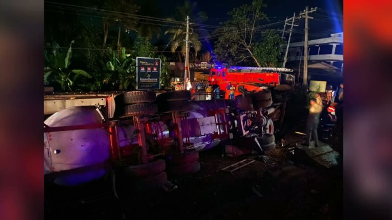 തളിപ്പറമ്പിൽ ഇന്ധന ടാങ്കർ മറിഞ്ഞു തളിപ്പറമ്പിൽ ഇന്ധന ടാങ്കർ മറിഞ്ഞു