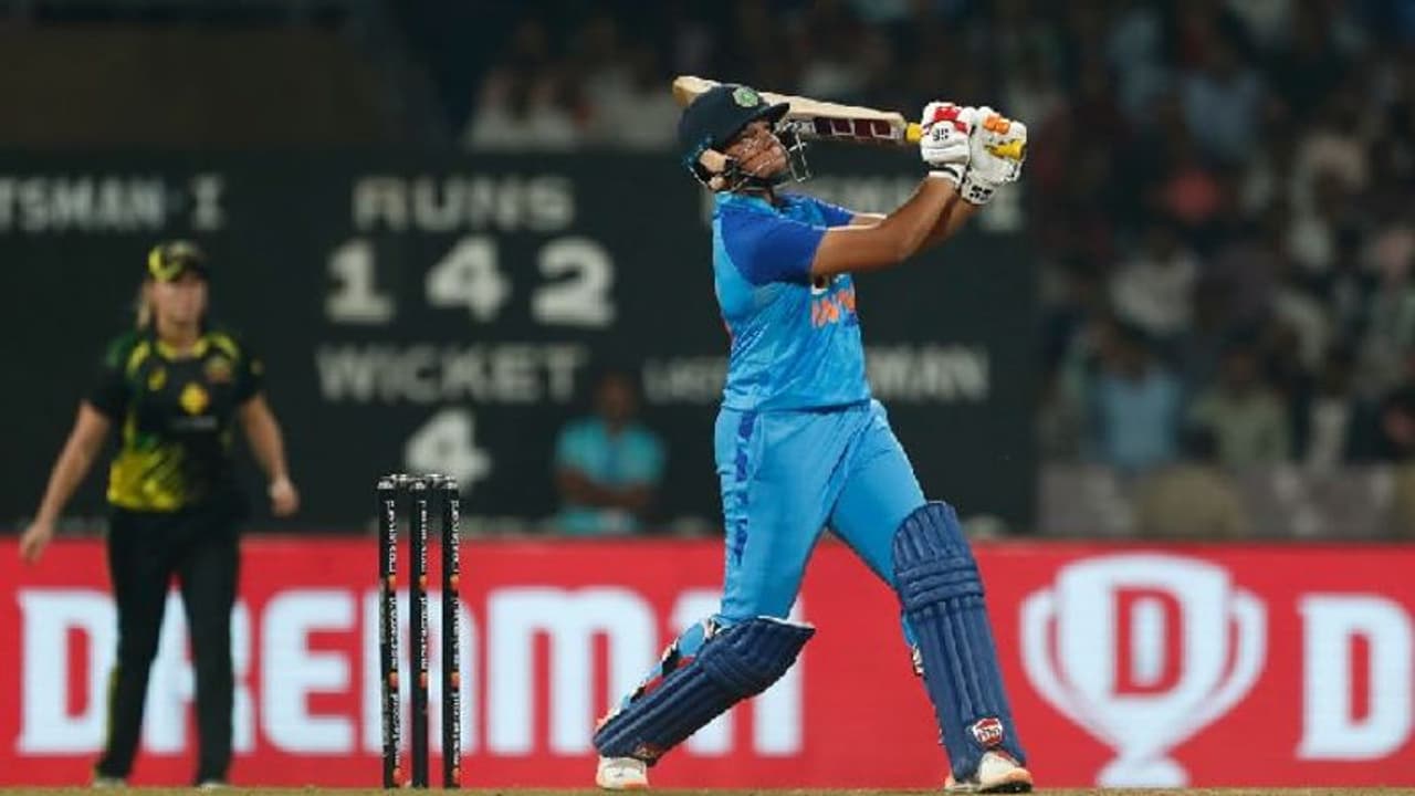 ICC Women's T20 Rankings: 16 ಸ್ಥಾನ ಜಿಗಿದ ಆರ್ಸಿಬಿ ಆಟಗಾರ್ತಿ ರಿಚಾ ಘೋಷ್..! ICC Women's T20 Rankings: 16 ಸ್ಥಾನ ಜಿಗಿದ ಆರ್ಸಿಬಿ ಆಟಗಾರ್ತಿ ರಿಚಾ ಘೋಷ್..!