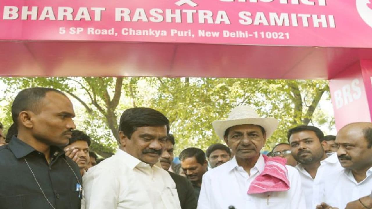  ఢిల్లీ వేదికగా కేసీఆర్ కీలక మంతనాలు.. బీజేపీయేతర కూటమి ఏర్పాటు దిశగా బీఆర్ఎస్ అధినేత అడుగులు..!