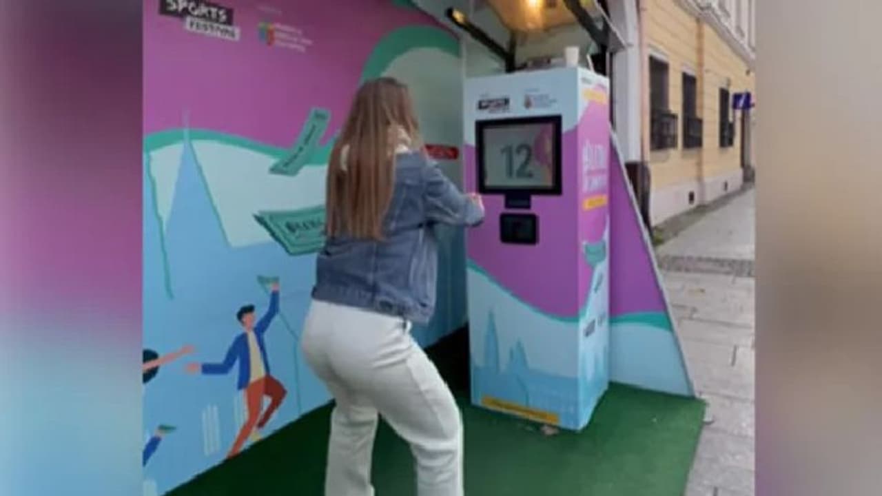 ഇത്രയും ചെയ്താല് മതി ബസ് ടിക്കറ്റ് ഫ്രീ;വീഡിയോ കണ്ടുനോക്കൂ... ഇത്രയും ചെയ്താല് മതി ബസ് ടിക്കറ്റ് ഫ്രീ;വീഡിയോ കണ്ടുനോക്കൂ...