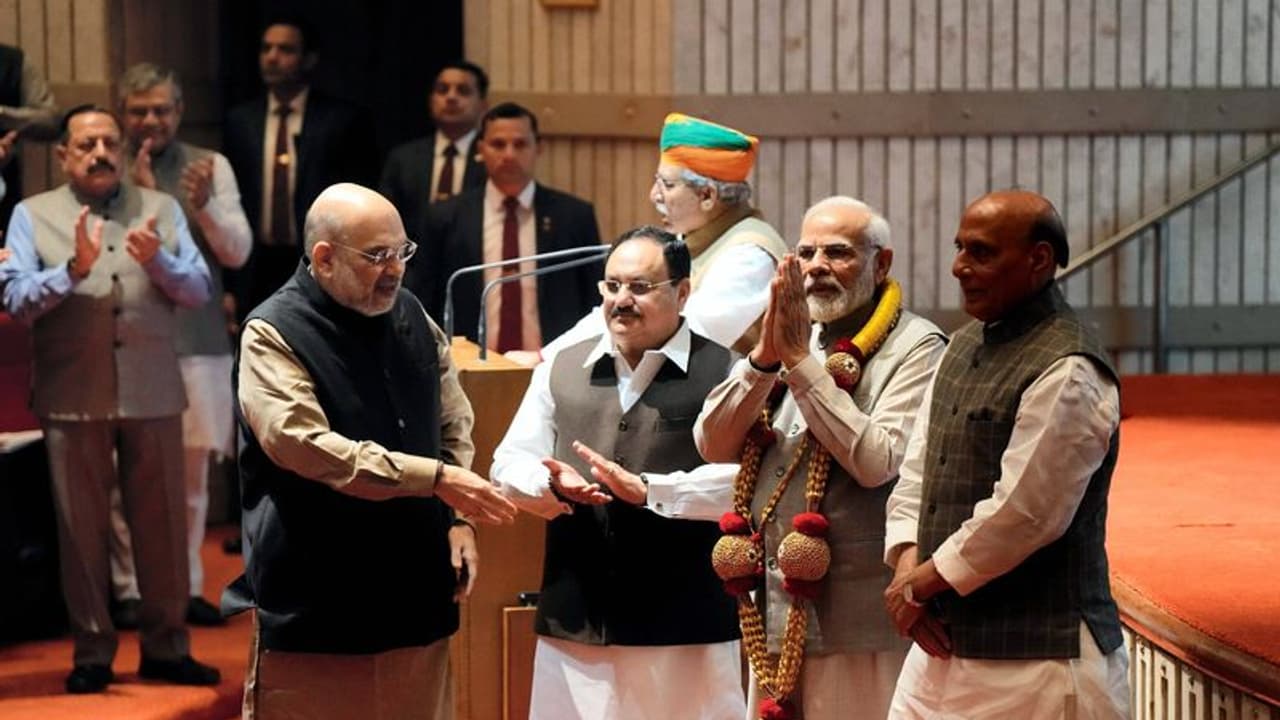 ప్రారంభమైన బీజేపీ పార్లమెంటరీ పార్టీ భేటీ: పార్లమెంట్ లో అనుసరించాల్సిన వ్యూహంపై చర్చ