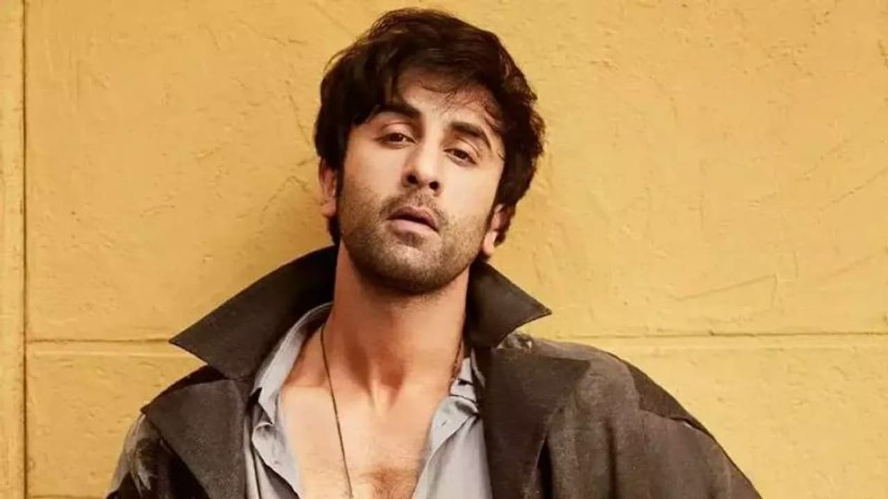 ఇకపై ఆ సినిమాలు చేయను.. రణ్ బీర్ కపూర్ సంచలన నిర్ణయం, షాక్ లో ఫ్యాన్స్ ఇకపై ఆ సినిమాలు చేయను.. రణ్ బీర్ కపూర్ సంచలన నిర్ణయం, షాక్ లో ఫ్యాన్స్