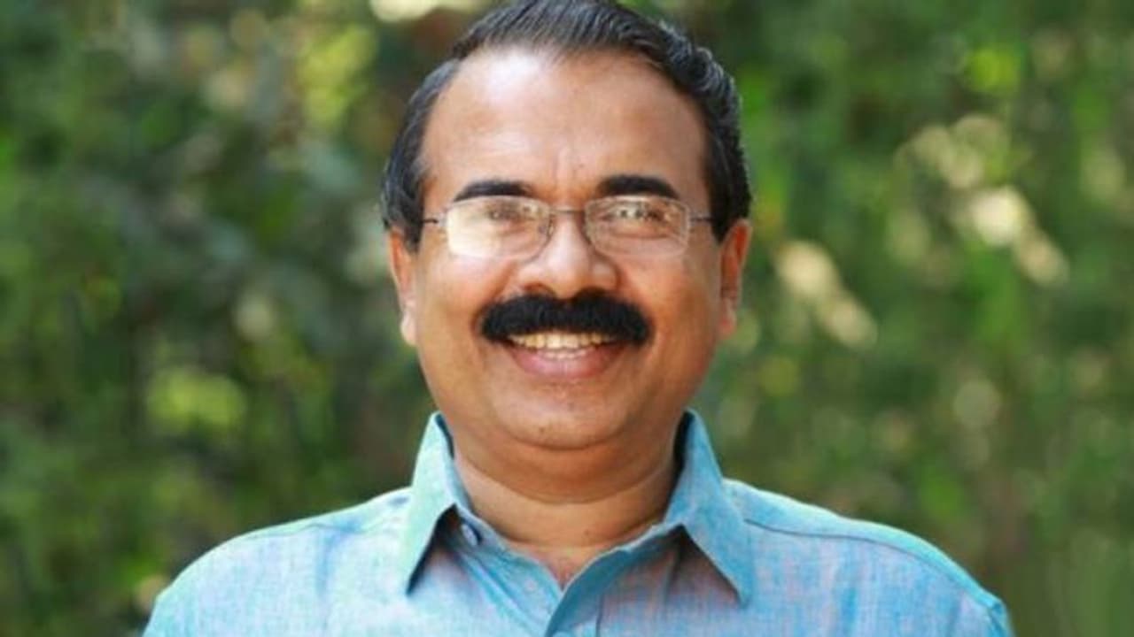 ഹാൻവീവ് എംഡിയെ തെണ്ടിയെന്ന് വിളിച്ച് മുൻ എംഎൽഎ ജെയിംസ് മാത്യു ഹാൻവീവ് എംഡിയെ തെണ്ടിയെന്ന് വിളിച്ച് മുൻ എംഎൽഎ ജെയിംസ് മാത്യു