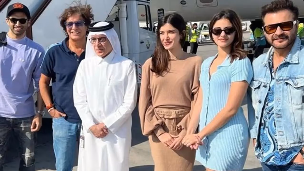 Aditya Roy Kapur joins rumored GF Ananya Panday to attend FIFA World Cup 2022 semi finals