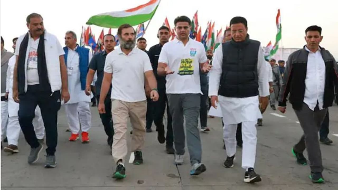 కోవిడ్ రూల్స్ పాటించండి.. లేకపోతే భారత్ జోడో యాత్రను నిలిపివేయండి: రాహుల్ గాంధీకి కేంద్ర మంత్రి లేఖ కోవిడ్ రూల్స్ పాటించండి.. లేకపోతే భారత్ జోడో యాత్రను నిలిపివేయండి: రాహుల్ గాంధీకి కేంద్ర మంత్రి లేఖ