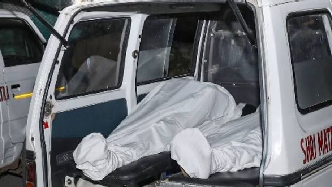  अलविदा बेटे हम जा रहे हैं...यह कहकर पति पत्नी दुनिया छोड़ गए, बेबसी ऐसी की दोनों को मरना ही पड़ा