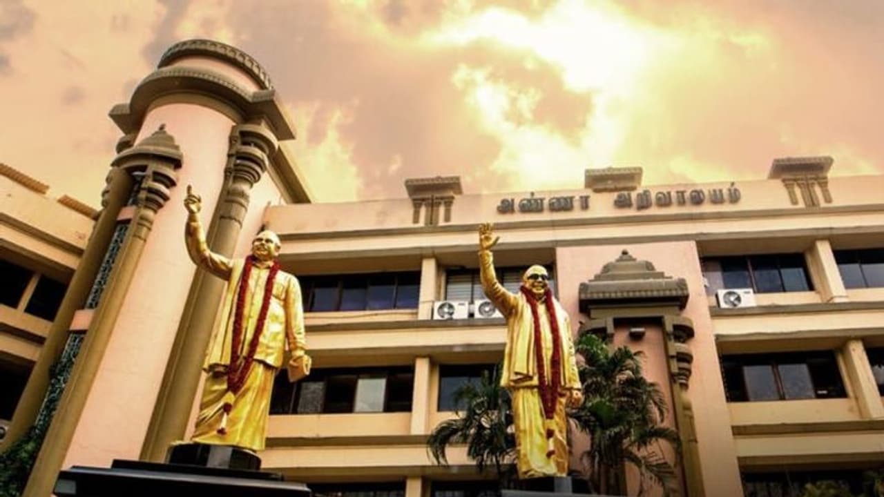 நெல்லை மாவட்ட திமுக செயலாளர் மாற்றம்; அப்துல் வஹாப் நீக்கப்பட்டு மைதீன் கான் நியமனம்