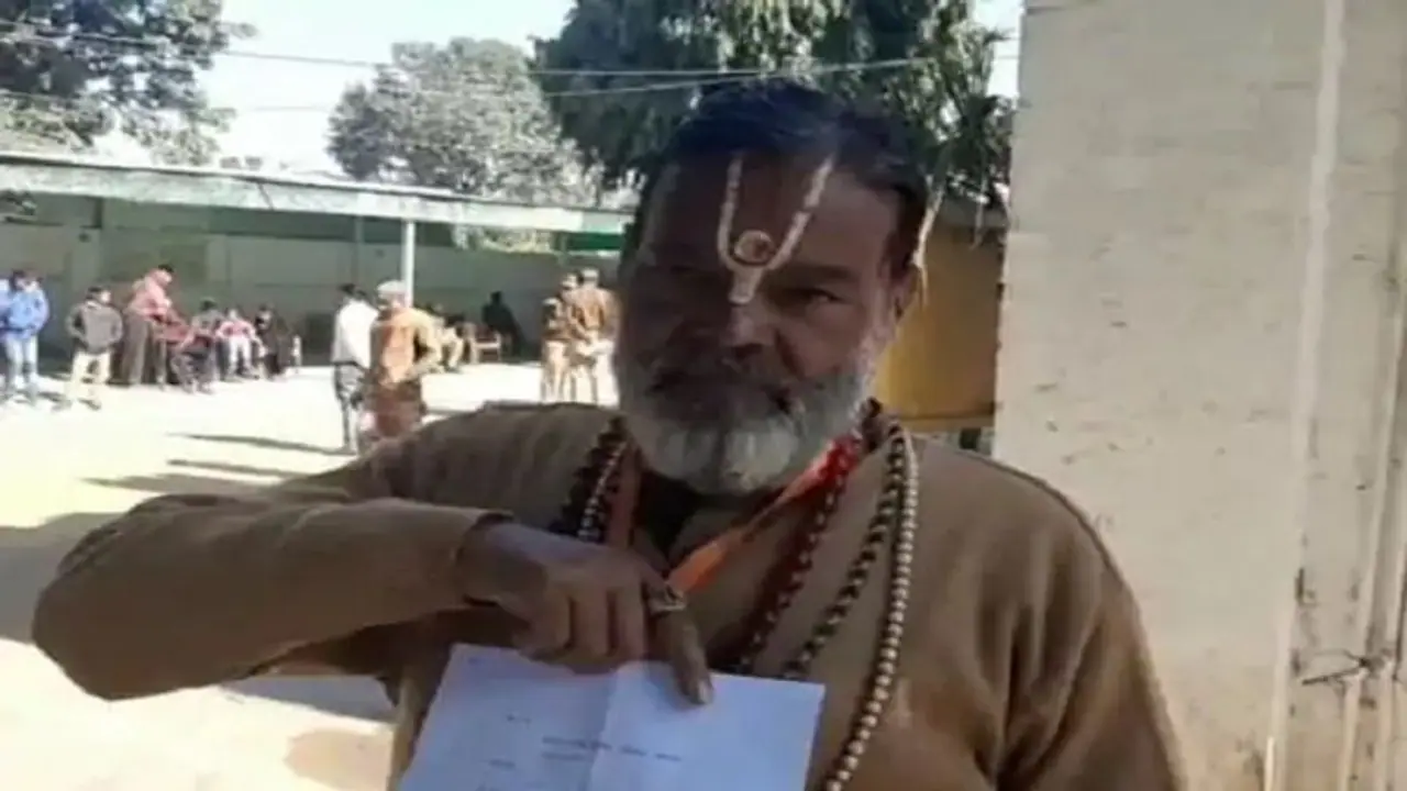 बरेली: पंडित शंखधार को मिली जान से मारने की धमकी, 9 साल में 64 मुस्लिम लड़कियों की हिंदू लड़कों से कराई शादी बरेली: पंडित शंखधार को मिली जान से मारने की धमकी, 9 साल में 64 मुस्लिम लड़कियों की हिंदू लड़कों से कराई शादी