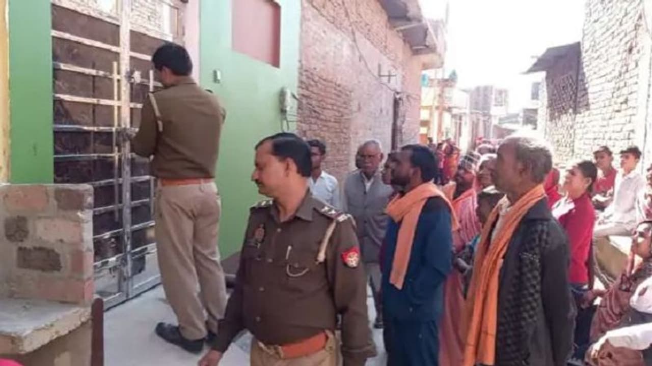 पति ने पत्नी का मुंह हाथ बांधकर कमरे में किया बंद, 7 दिन बाद महिला की कोशिशों के बाद ऐसे मिली मुक्ति पति ने पत्नी का मुंह हाथ बांधकर कमरे में किया बंद, 7 दिन बाद महिला की कोशिशों के बाद ऐसे मिली मुक्ति