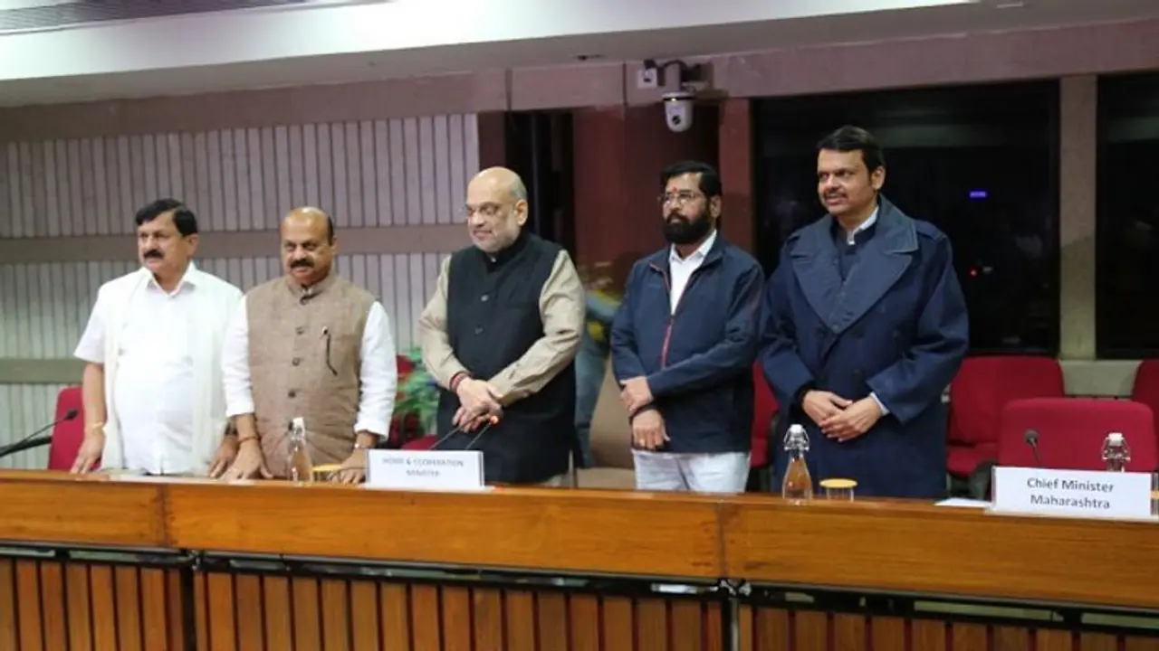 ಅಮಿತ್ ಶಾ 3 ಸಂಧಾನ ಸೂತ್ರ: ಮಹಾರಾಷ್ಟ್ರಕ್ಕೆ ಕ್ಲಾಸ್ ತೆಗೆದುಕೊಂಡ ಕೆಂದ್ರ ಗೃಹ ಸಚಿವರು ಅಮಿತ್ ಶಾ 3 ಸಂಧಾನ ಸೂತ್ರ: ಮಹಾರಾಷ್ಟ್ರಕ್ಕೆ ಕ್ಲಾಸ್ ತೆಗೆದುಕೊಂಡ ಕೆಂದ್ರ ಗೃಹ ಸಚಿವರು