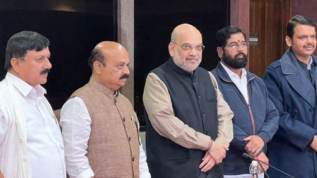 ബെൽഗാവിയെ ചൊല്ലിയുള്ള സംഘര്ഷം ഒഴിവാക്കാൻ കര്ണാടകയും മഹാരാഷ്ട്രയും തമ്മിൽ ധാരണയിലെത്തി ബെൽഗാവിയെ ചൊല്ലിയുള്ള സംഘര്ഷം ഒഴിവാക്കാൻ കര്ണാടകയും മഹാരാഷ്ട്രയും തമ്മിൽ ധാരണയിലെത്തി