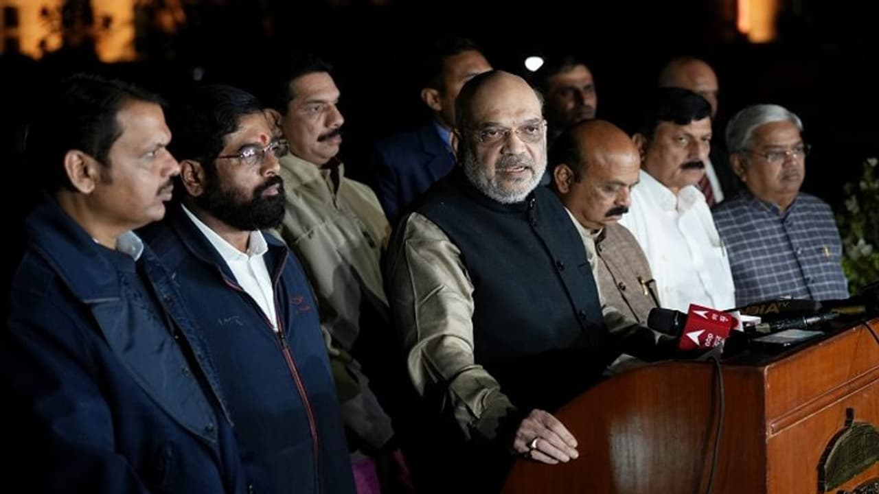 सीमा विवाद: गृह मंत्री ने महाराष्ट्र कर्नाटक के CM के साथ की बैठक, SC के फैसले से पहले कोई राज्य न करेगा क्लेम