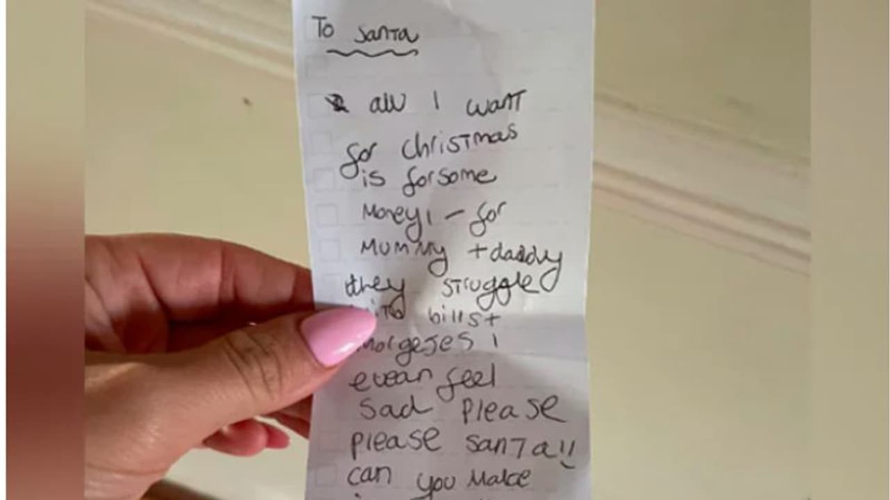 'കുറച്ച് പണം തരാമോ'; എട്ടുവയസുകാരി സാന്താക്ലോസിന് എഴുതിയ ഹൃദയഭേദകമായ കത്ത് 'കുറച്ച് പണം തരാമോ'; എട്ടുവയസുകാരി സാന്താക്ലോസിന് എഴുതിയ ഹൃദയഭേദകമായ കത്ത്