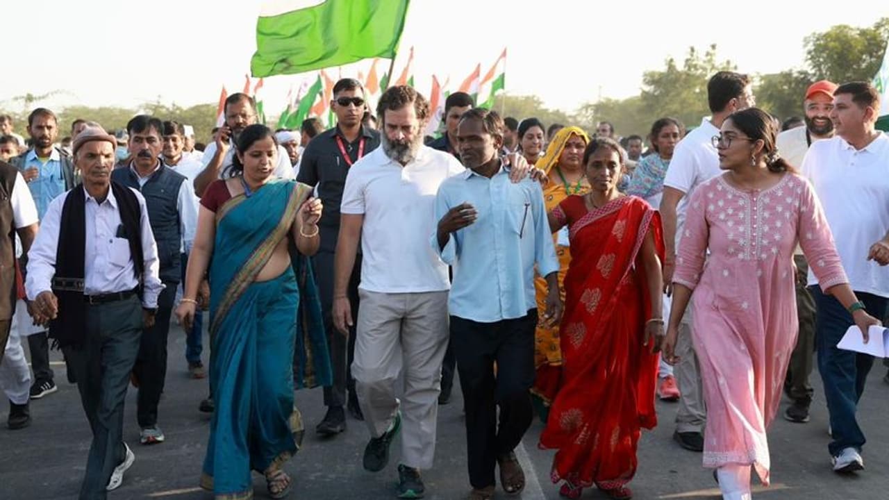 നൂറാം ദിനം പിന്നിട്ട് രാഹുൽ ഗാന്ധിയുടെ ഭാരത് ജോഡോ യാത്ര; ബിജെപി ഭയപ്പെട്ടെന്ന് കോൺഗ്രസ് നൂറാം ദിനം പിന്നിട്ട് രാഹുൽ ഗാന്ധിയുടെ ഭാരത് ജോഡോ യാത്ര; ബിജെപി ഭയപ്പെട്ടെന്ന് കോൺഗ്രസ്